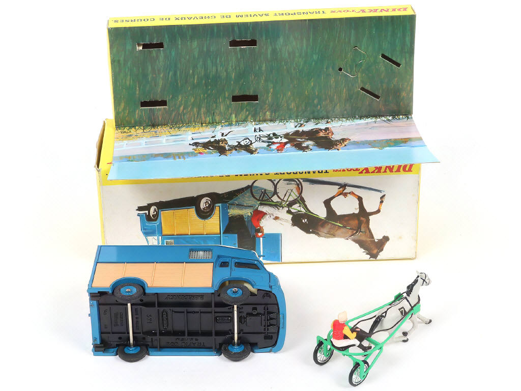 Lot 363 - DINKY TOYS (FRANCE) (1)