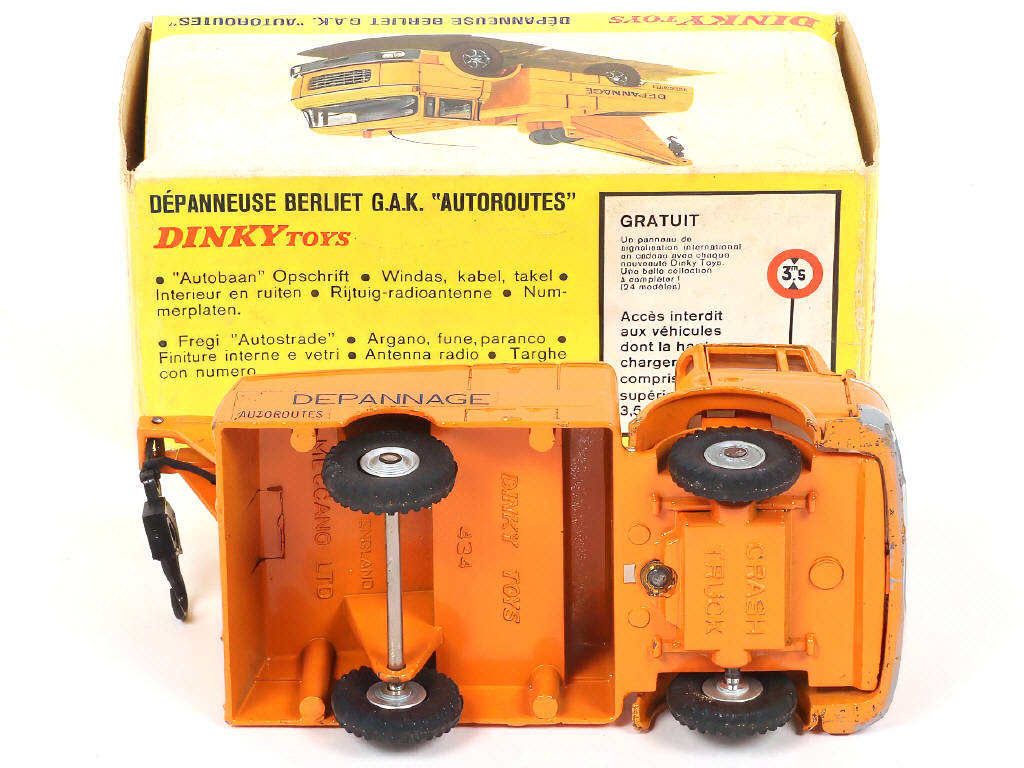 Lot 366 - DINKY TOYS (FRANCE) (1)