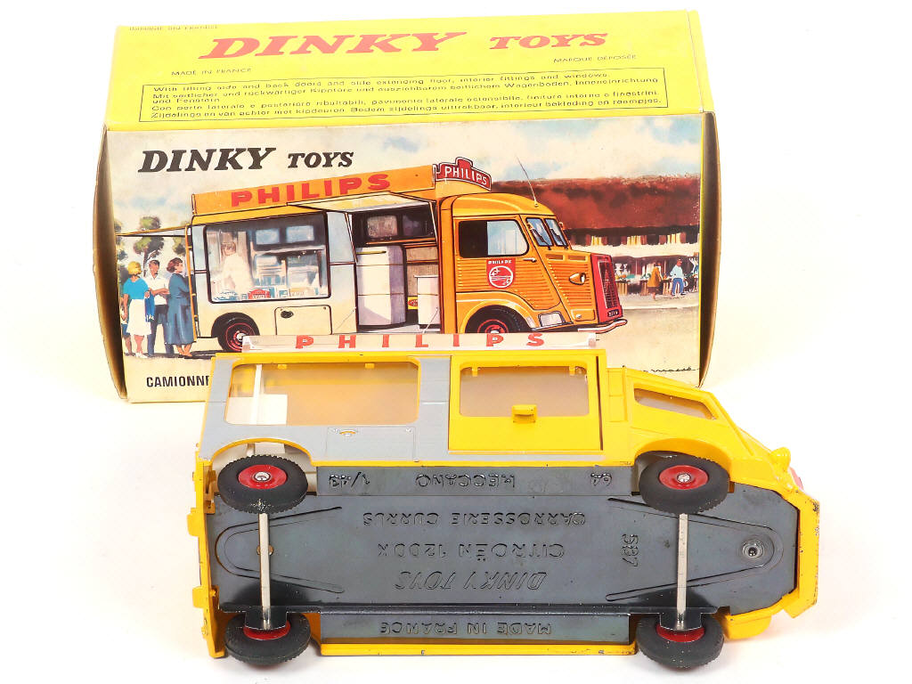 Lot 359 - DINKY TOYS (FRANCE) (1)