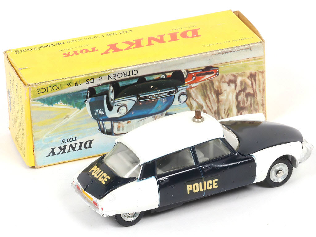 Lot 345 - DINKY TOYS (FRANCE) (1)