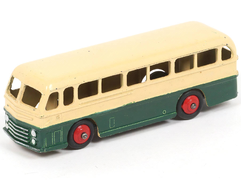 Lot 386 - DINKY TOYS (GB) (1)
