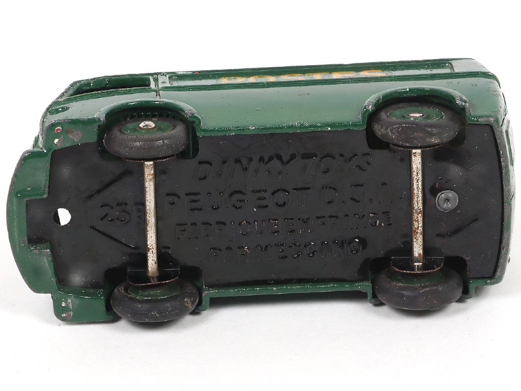 Lot 350 - DINKY TOYS (FRANCE) (1)