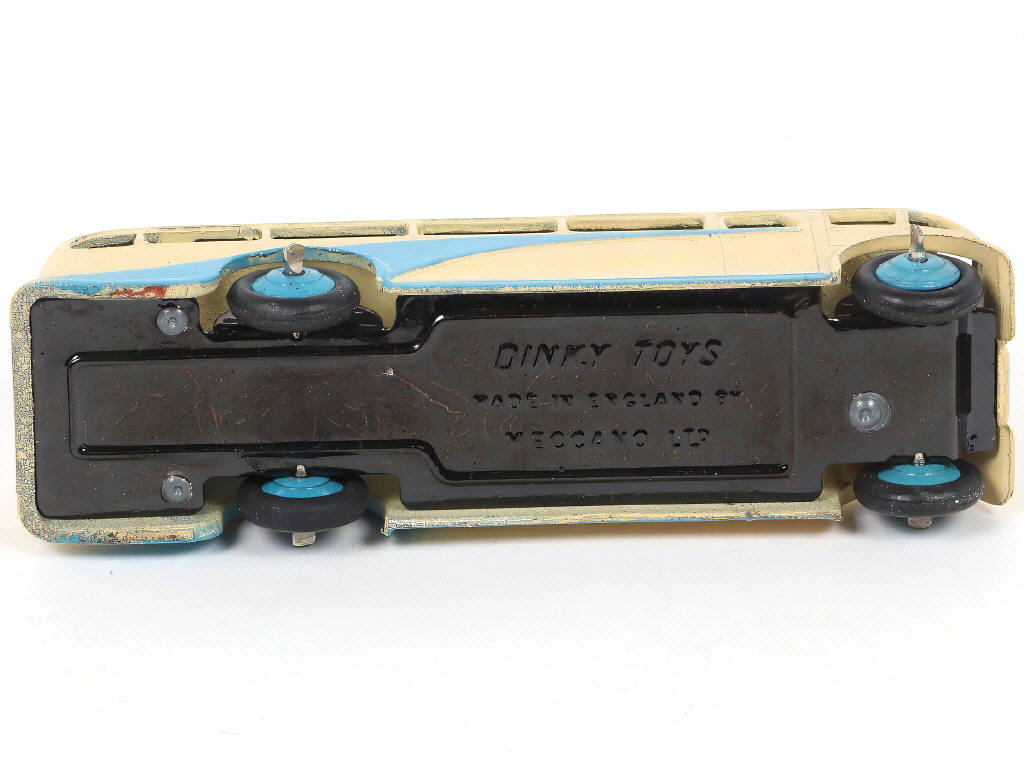 Lot 387 - DINKY TOYS (GB) (1)