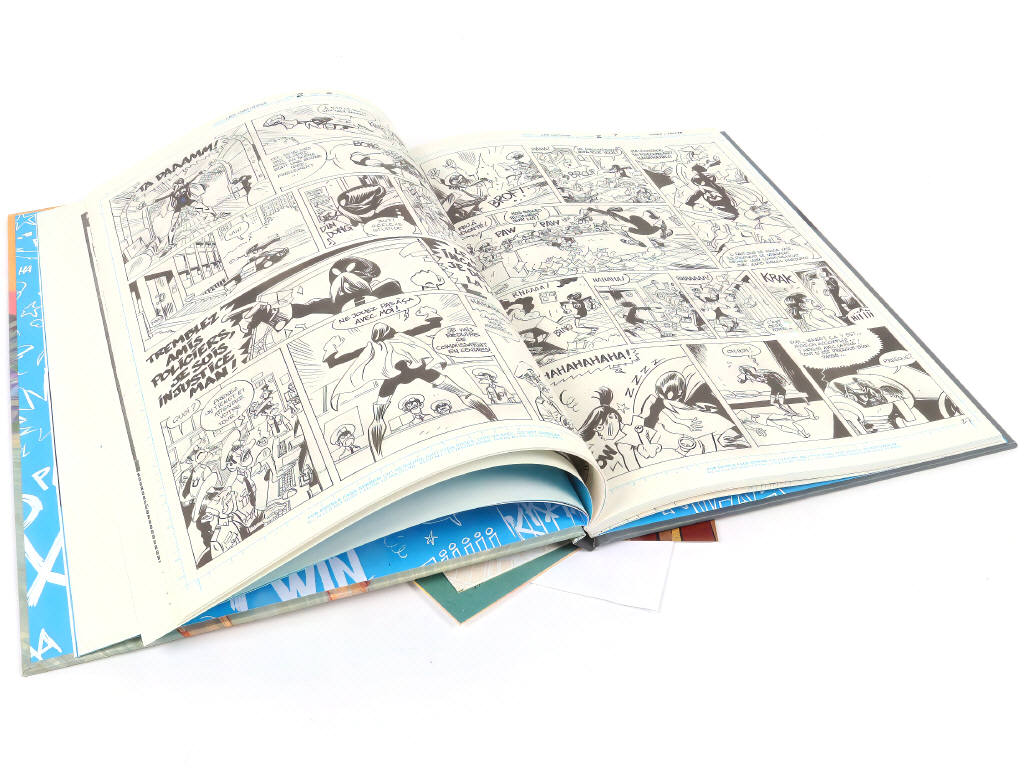 Lot 13 - EDITIONS BLACK AND WHITE (BELGIQUE) (1)