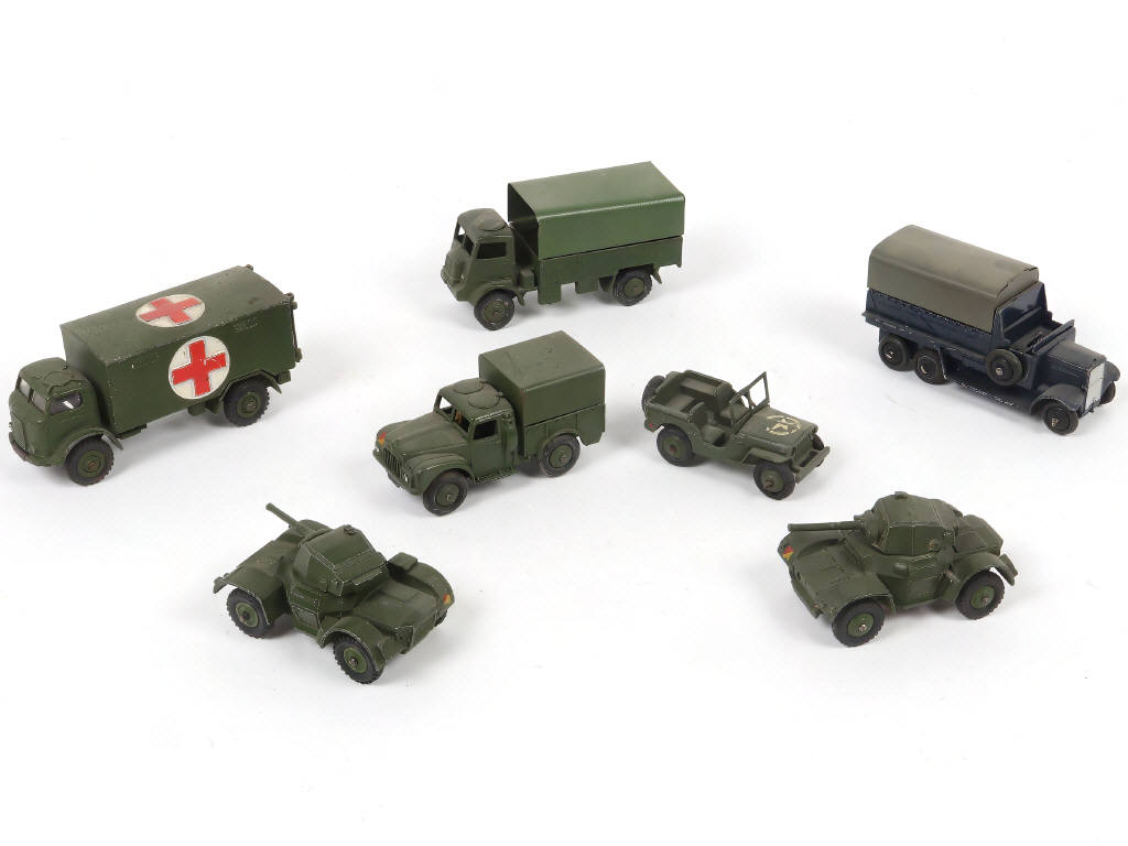 Lot 193 - DINKY TOYS (GB) (7)