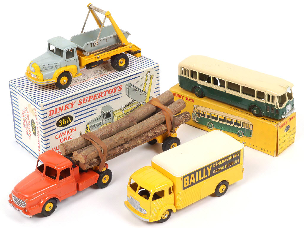 Lot 281 - DINKY TOYS (FRANCE) (4)