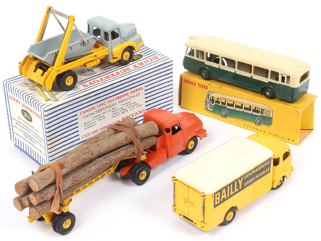 Lot 281 - DINKY TOYS (FRANCE) (4)