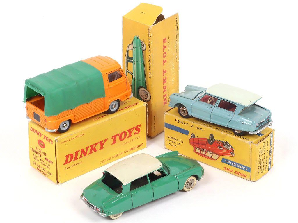 Lot 267 - DINKY TOYS (FRANCE) (3)