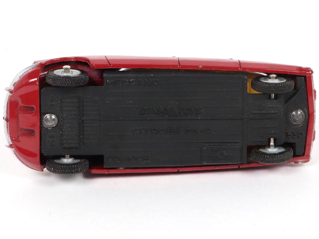 Lot 204 - DINKY TOYS (FRANCE) (1)