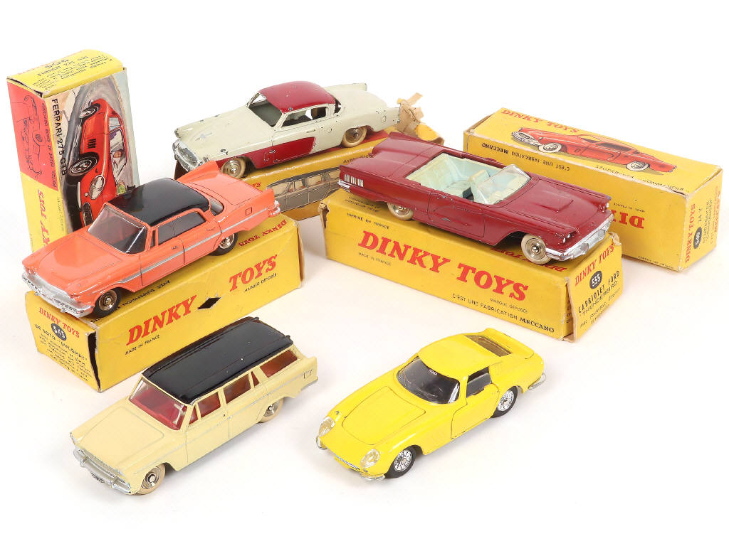 Lot 285 - DINKY TOYS (FRANCE) (5)