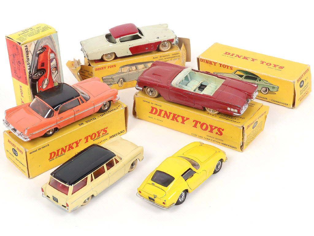 Lot 285 - DINKY TOYS (FRANCE) (5)