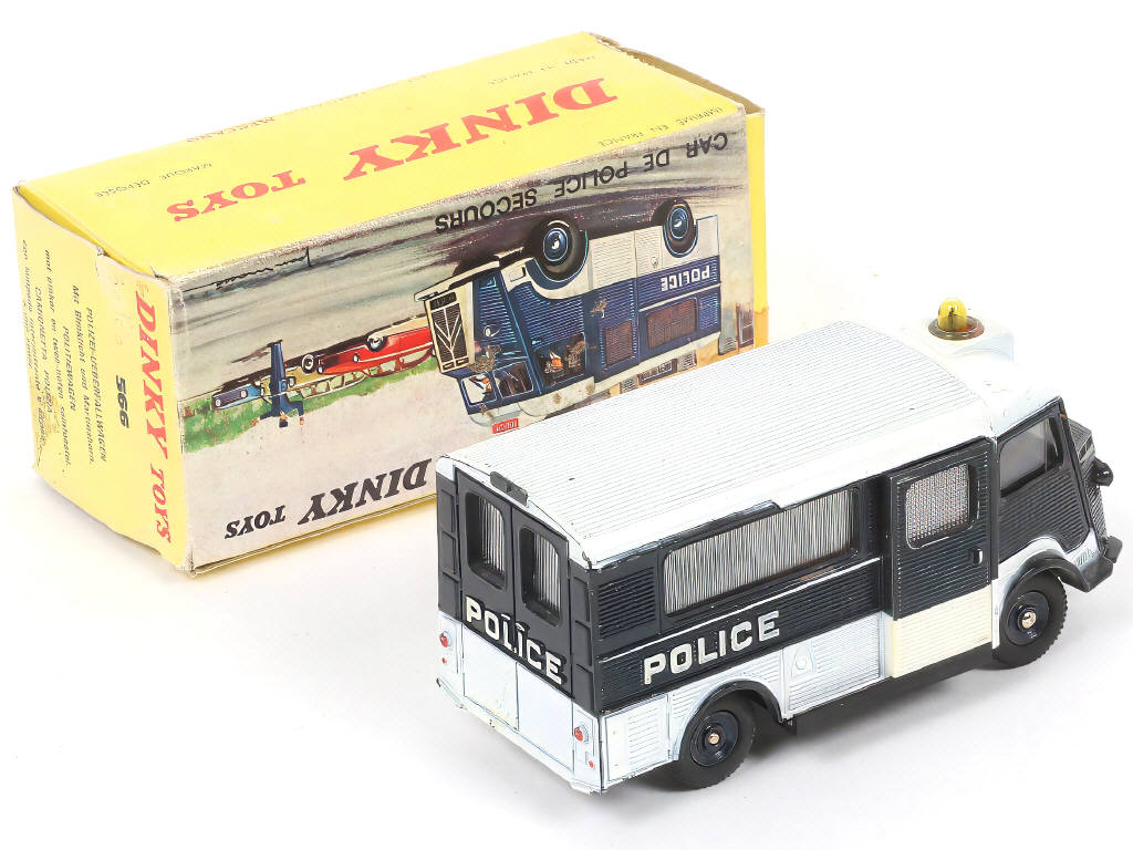 Lot 228 - DINKY TOYS (FRANCE) (1)