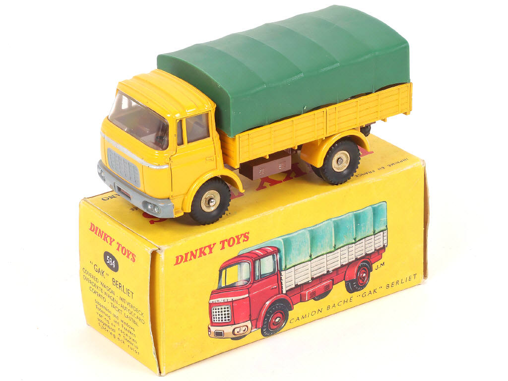 Lot 229 - DINKY TOYS (FRANCE) (1)