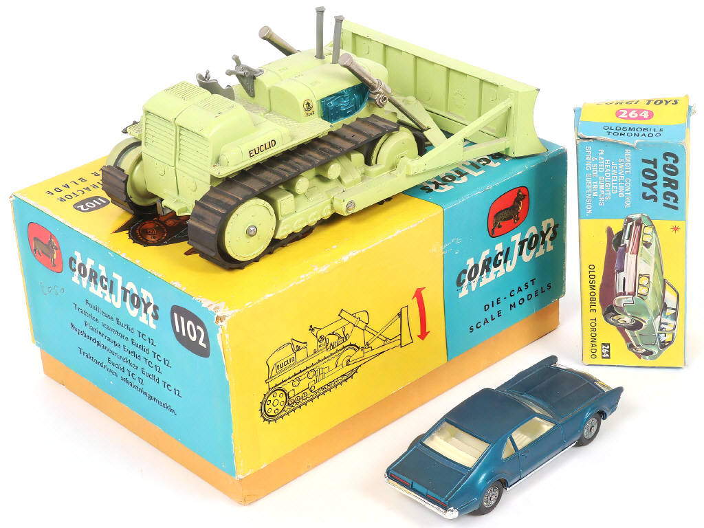 Lot 102 - CORGI TOYS (GB) (2)