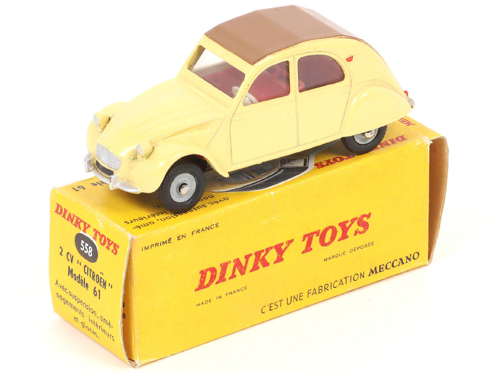 Lot 227 - DINKY TOYS (FRANCE) (1)