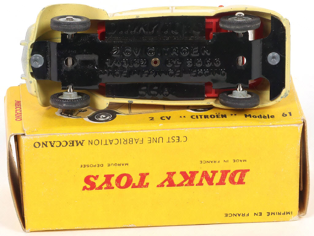 Lot 227 - DINKY TOYS (FRANCE) (1)