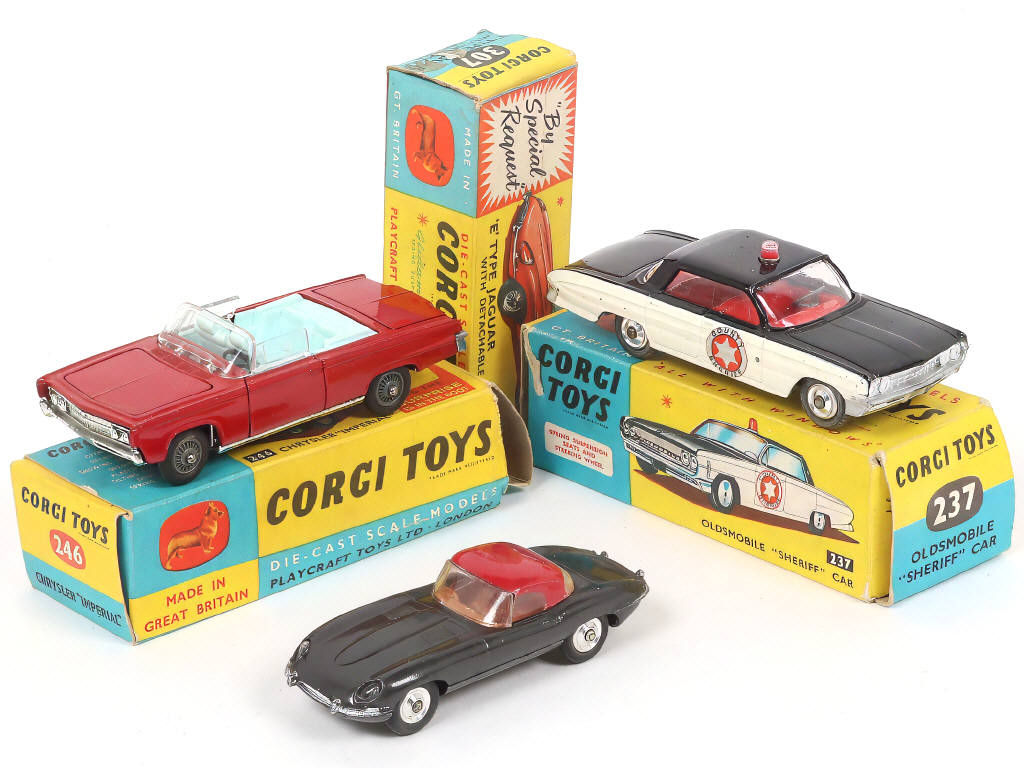 Lot 106 - CORGI TOYS (GB) (3)