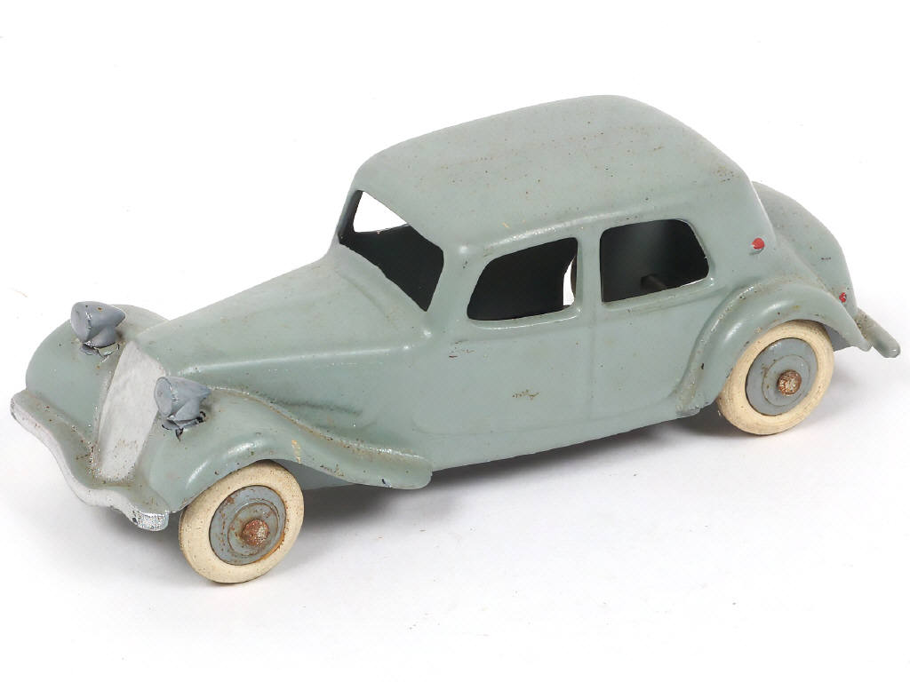 Lot 202 - DINKY TOYS (FRANCE) (1)