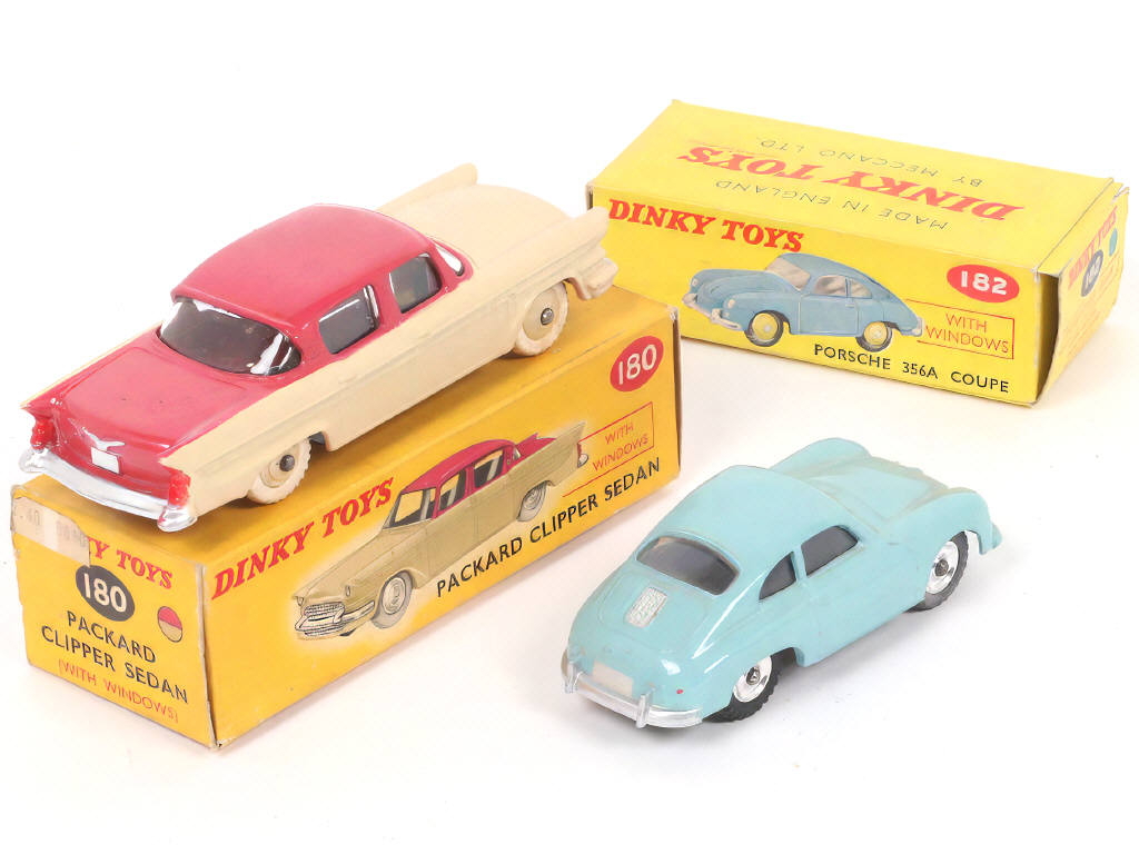 Lot 176 - DINKY TOYS (GB) (2)