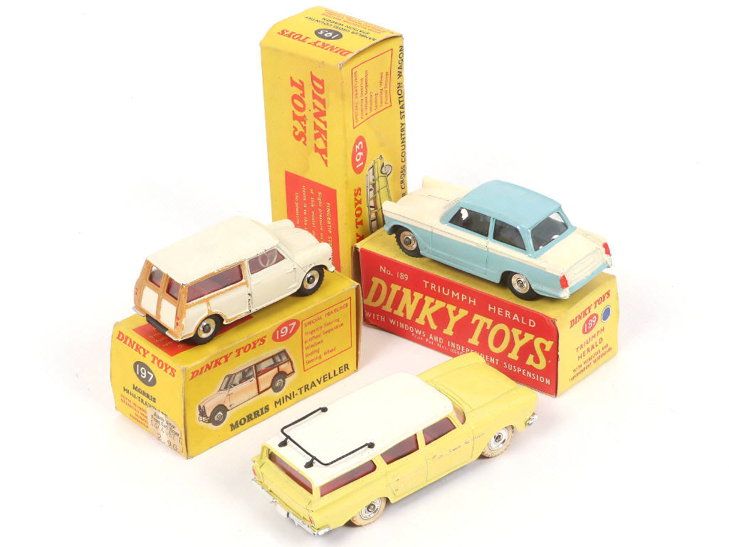 Lot 181 - DINKY TOYS (GB) (3)