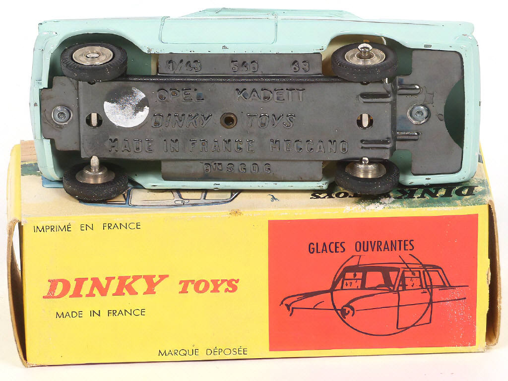Lot 226 - DINKY TOYS (FRANCE) (1)