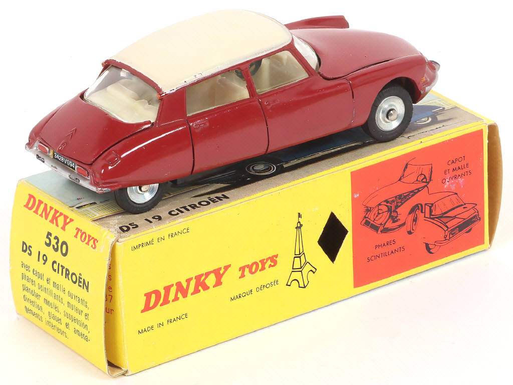 Lot 223 - DINKY TOYS (FRANCE) (1)