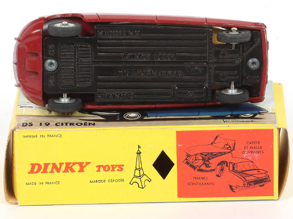 Lot 223 - DINKY TOYS (FRANCE) (1)