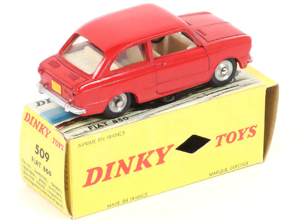 Lot 218 - DINKY TOYS (FRANCE) (1)