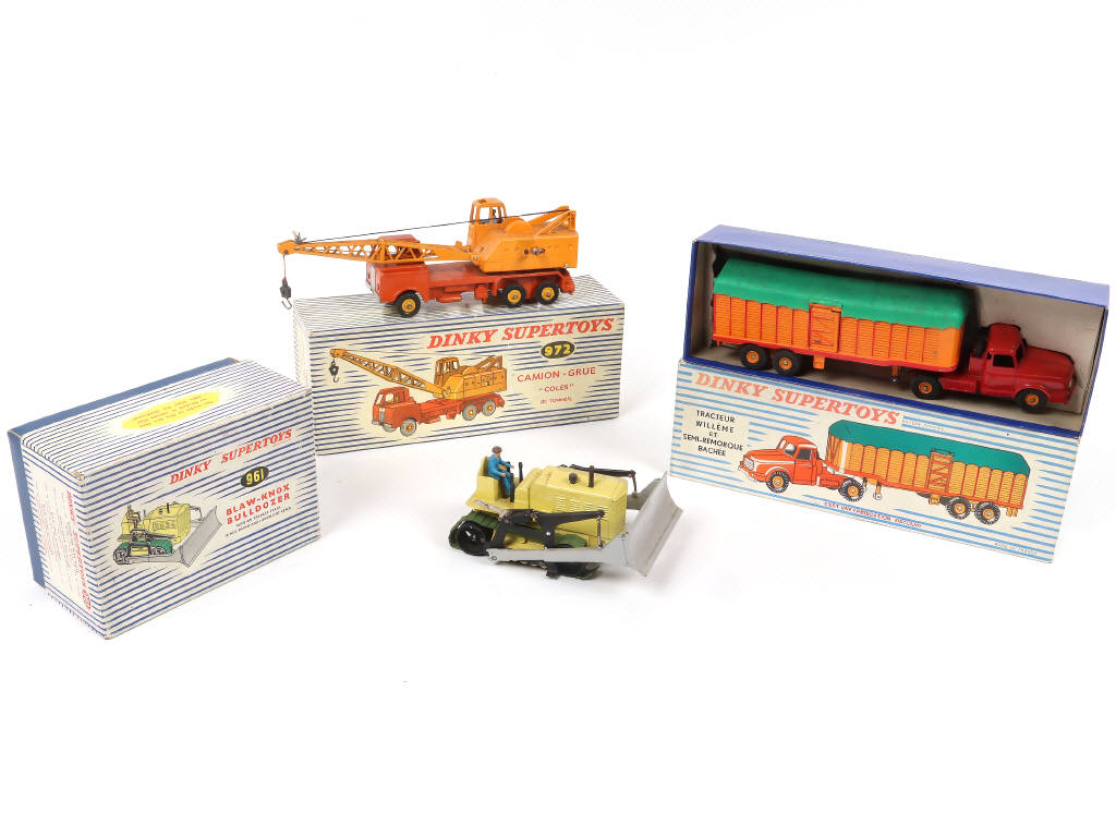 Lot 218 - DINKY TOYS (3)