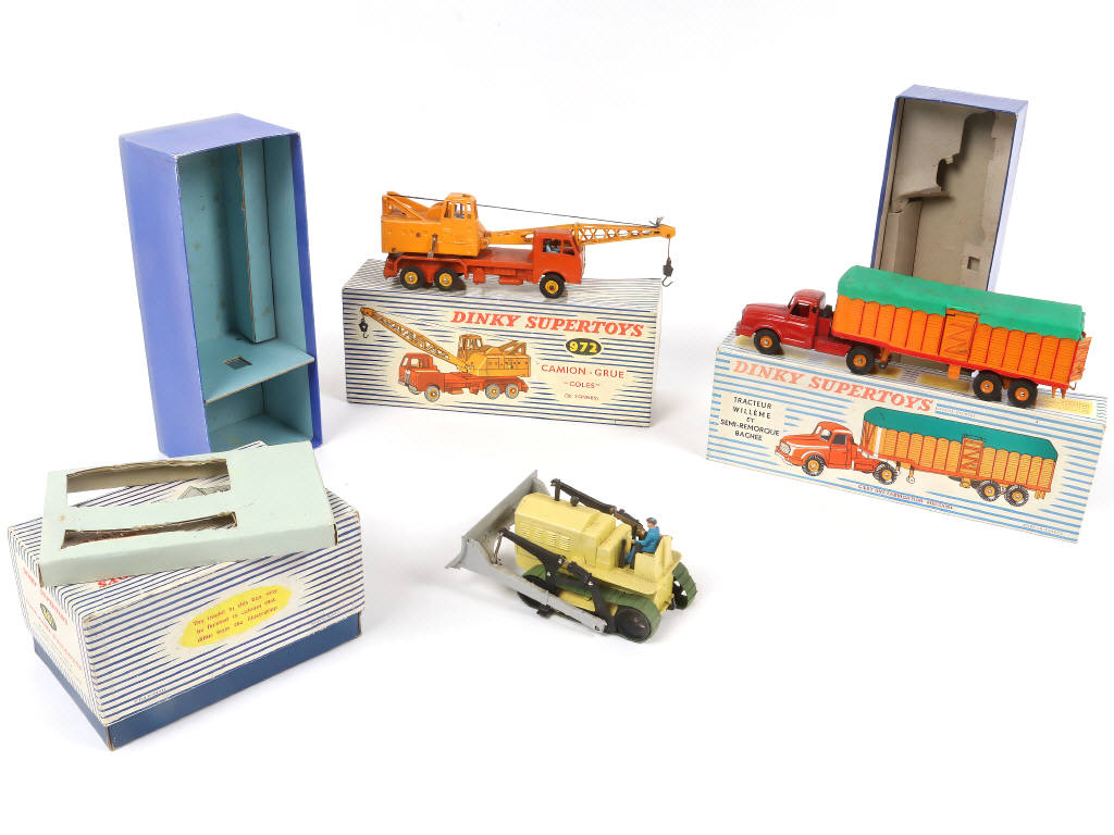 Lot 218 - DINKY TOYS (3)