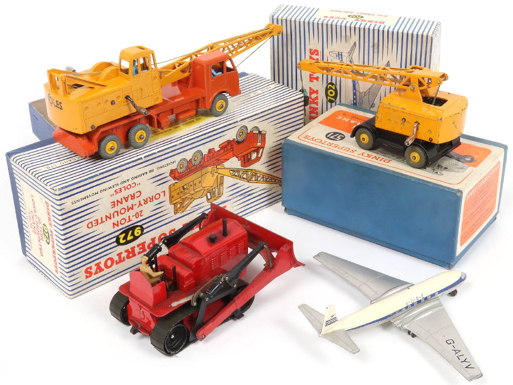 Lot 215 - DINKY TOYS (GB) (4)