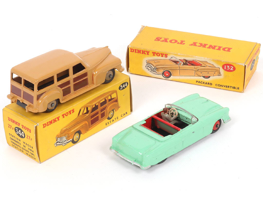 Lot 212 - DINKY TOYS (GB) (2)