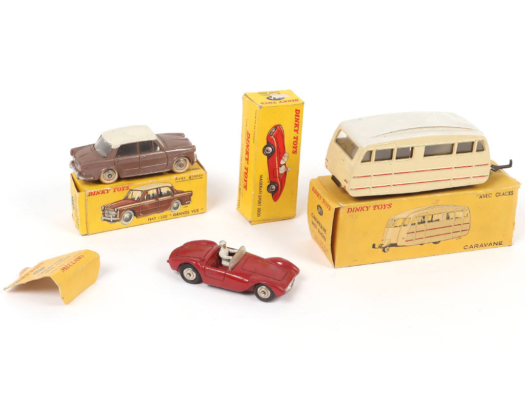 Lot 249 - DINKY TOYS (FRANCE) (3)