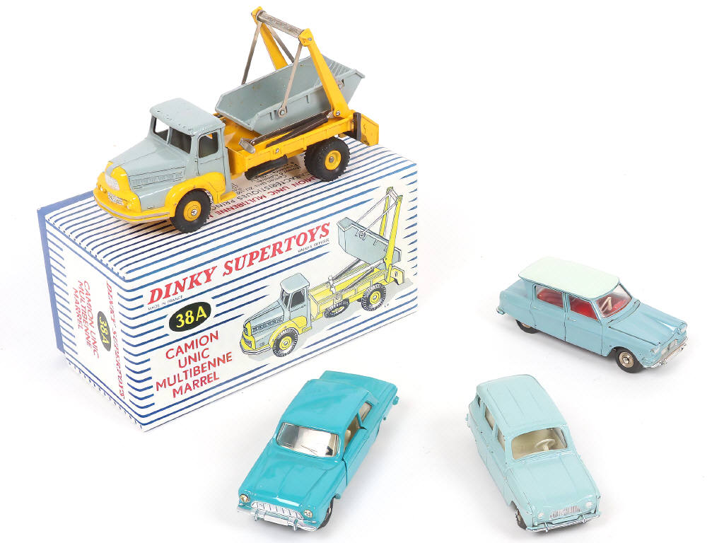 Lot 255 - DINKY TOYS (FRANCE) (4)