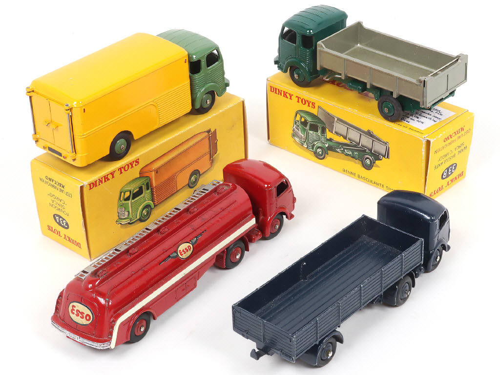 Lot 252 - DINKY TOYS (FRANCE) (4)