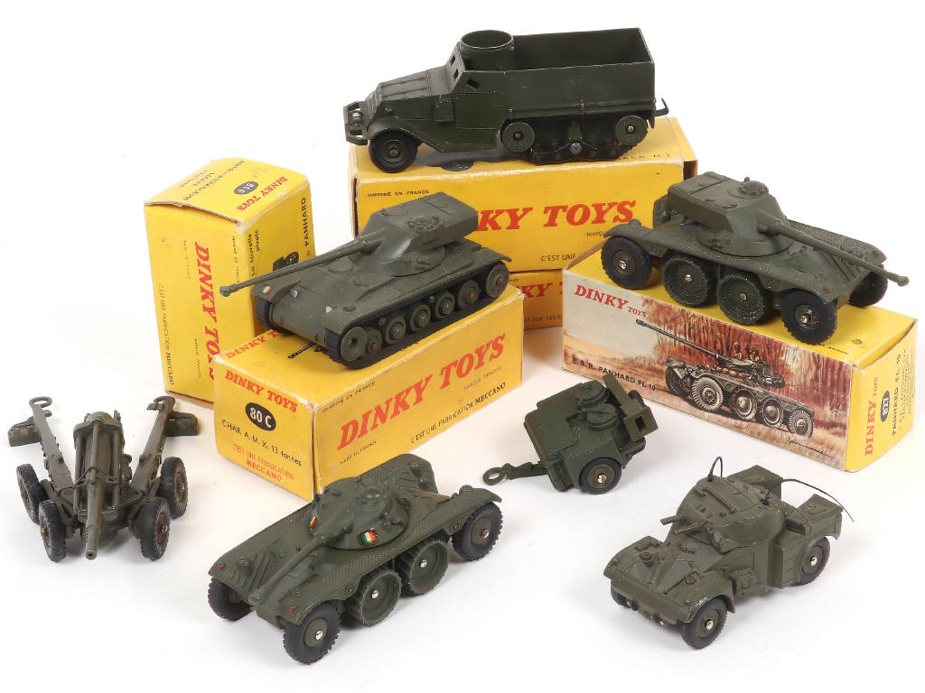 Lot 262 - DINKY TOYS (FRANCE) (7)