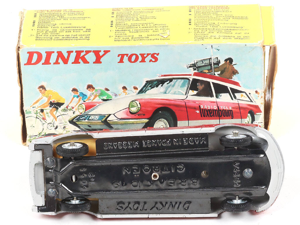 Lot 228 - DINKY TOYS (FRANCE) (1)
