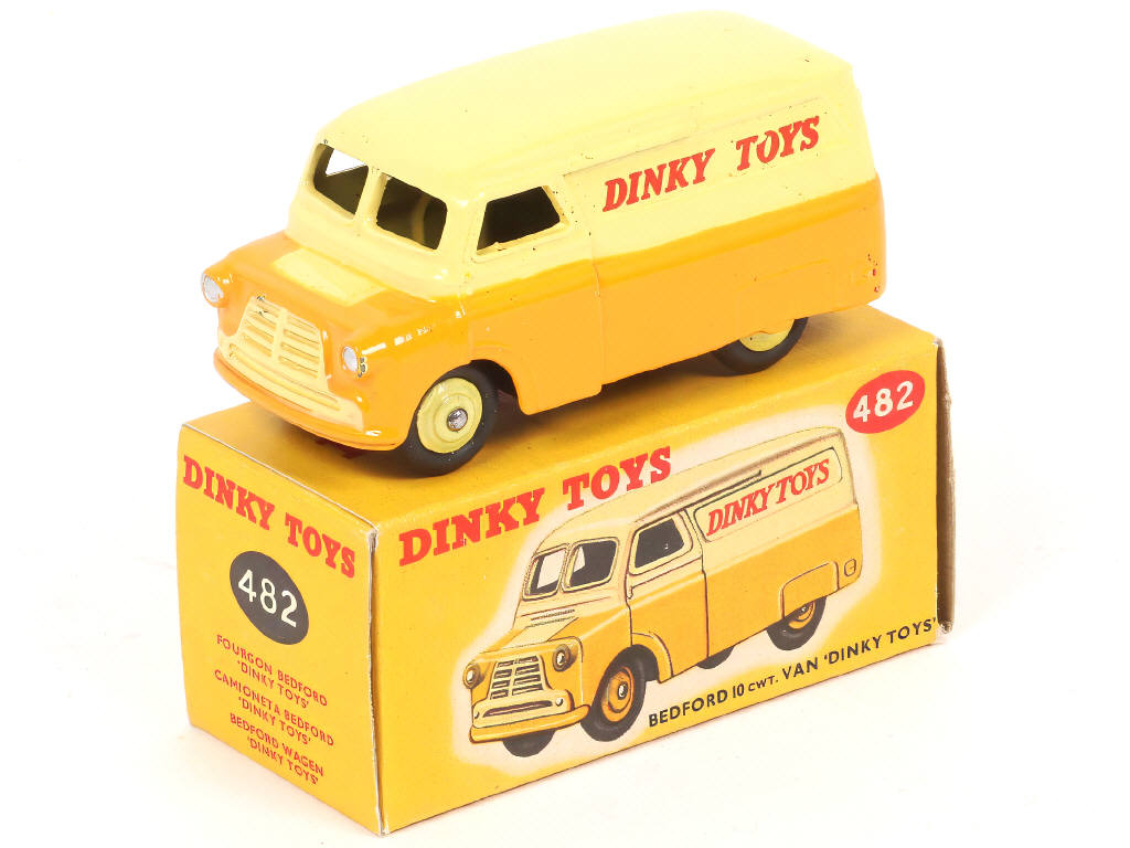 Lot 202 - DINKY TOYS (GB) (1)