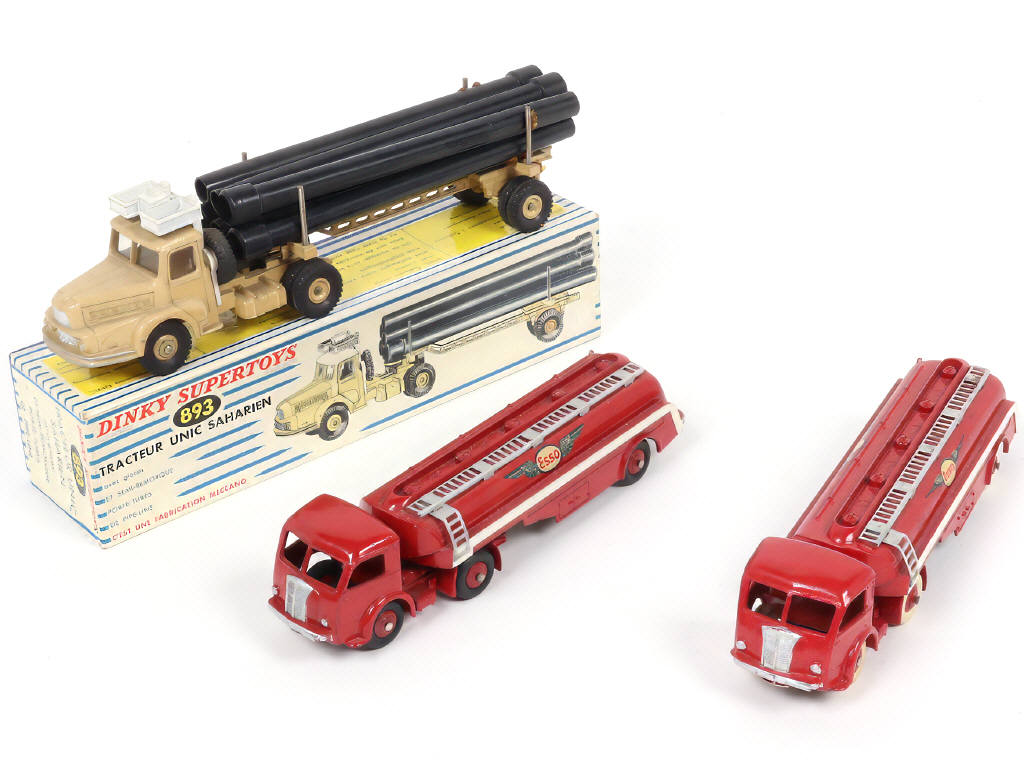 Lot 295 - DINKY TOYS (FRANCE) (3)