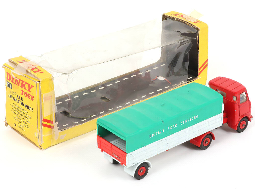 Lot 230 - DINKY TOYS (GB) (1)