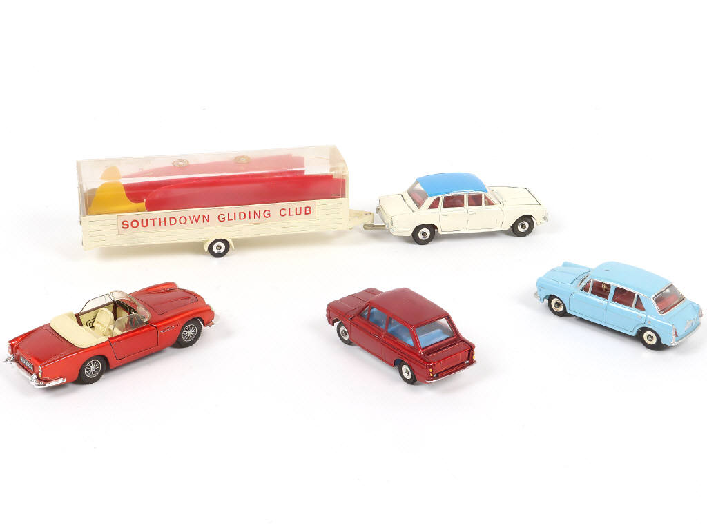 Lot 253 - DINKY TOYS (GB) (5)