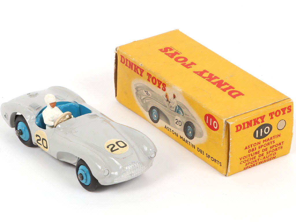 Lot 212 - DINKY TOYS (GB) (1)