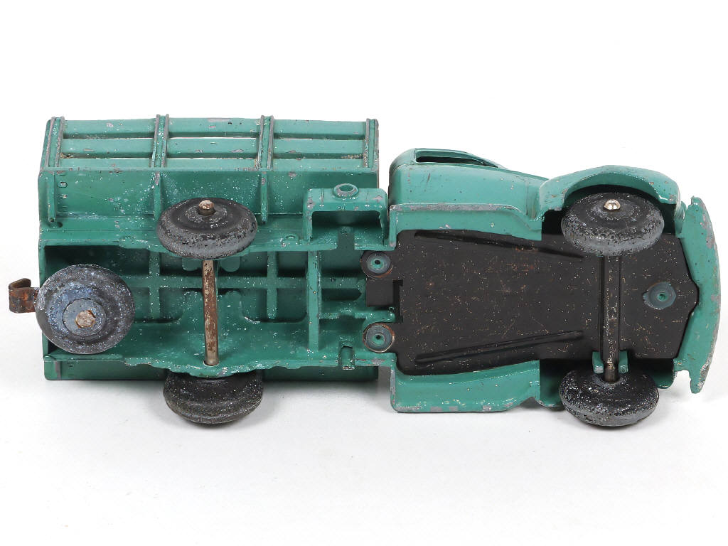 Lot 268 - DINKY TOYS (FRANCE) (1)