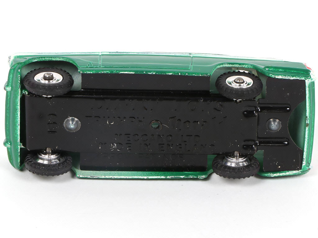 Lot 223 - DINKY TOYS (GB) (1)