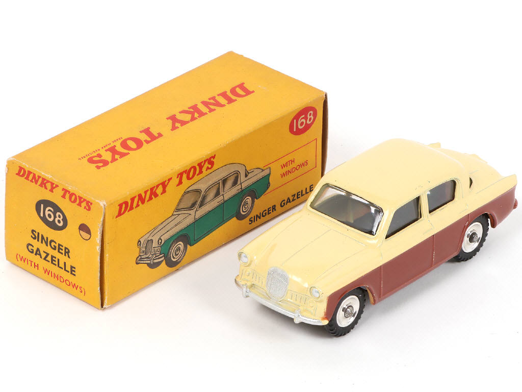 Lot 219 - DINKY TOYS (GB) (1)
