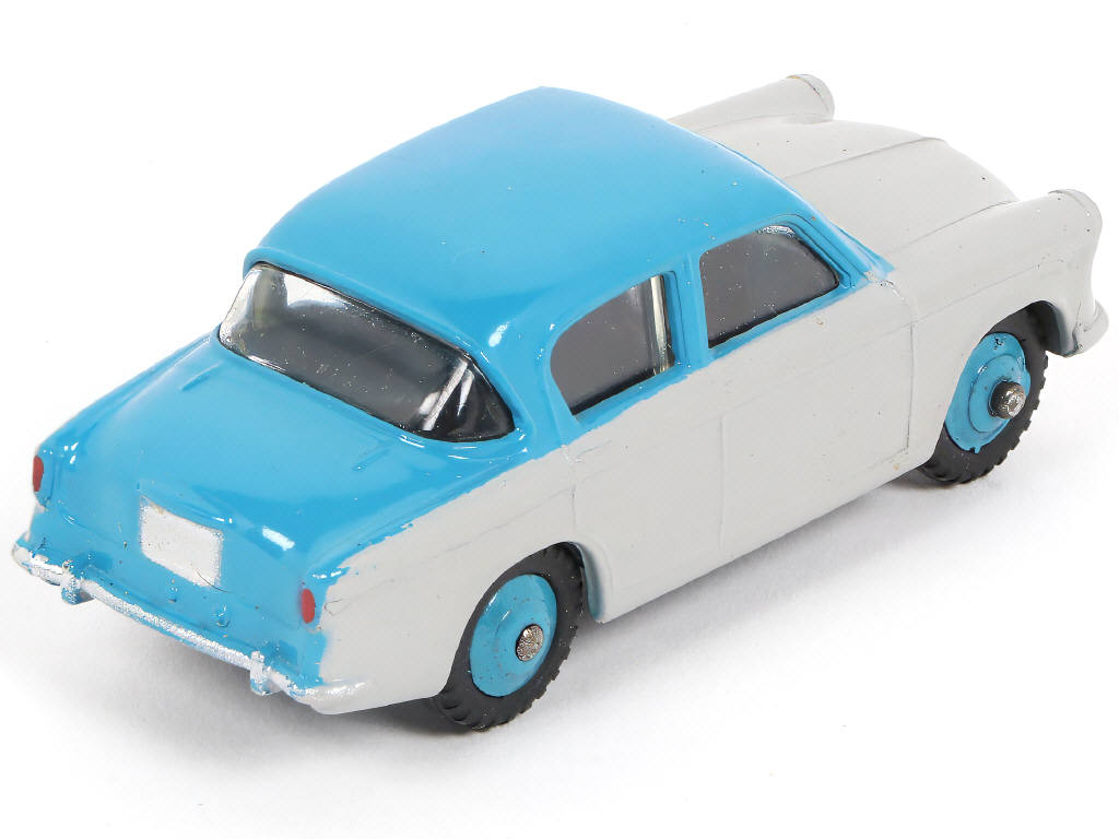 Lot 221 - DINKY TOYS (GB) (1)