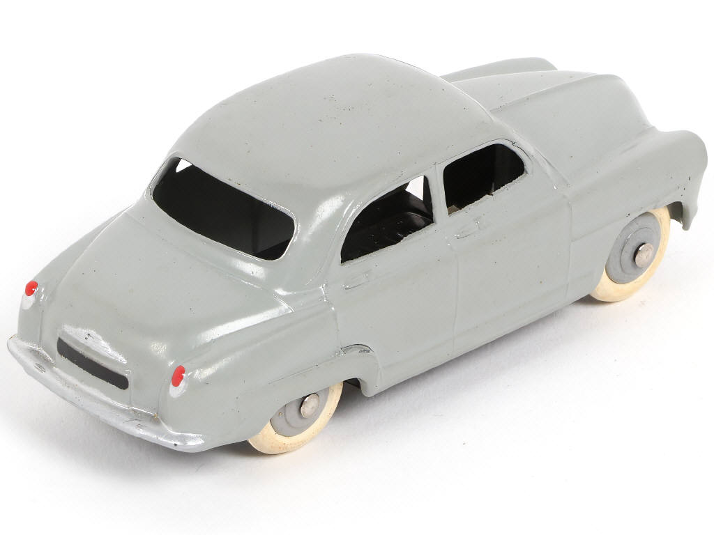 Lot 274 - DINKY TOYS (FRANCE) (1)