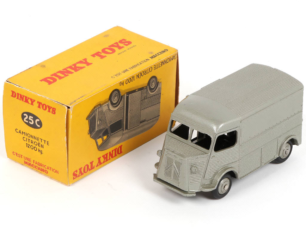 Lot 275 - DINKY TOYS (FRANCE) (1)