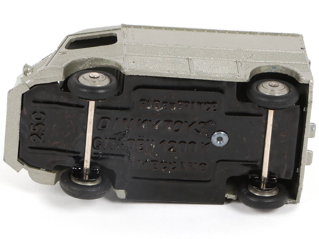 Lot 275 - DINKY TOYS (FRANCE) (1)