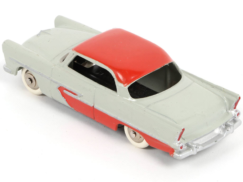 Lot 273 - DINKY TOYS (FRANCE) (1)